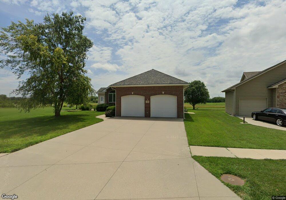1320 Turkey Creek Dr, McPherson, KS 67460 - photo 1