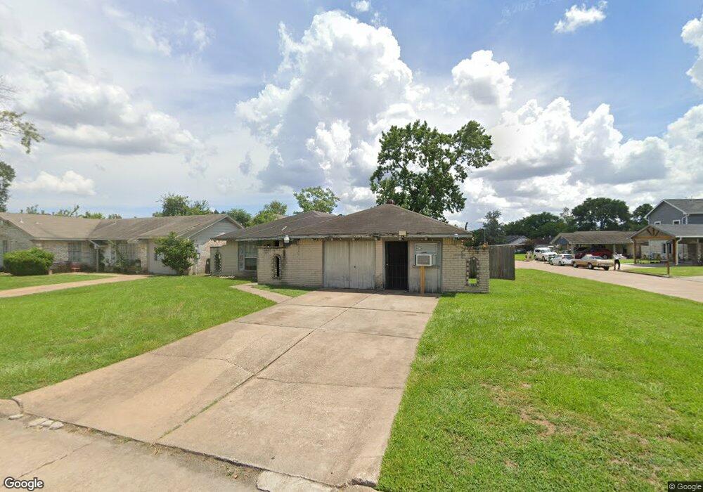 4547 Bayou Vista Dr, Houston, TX 77091 - photo 1