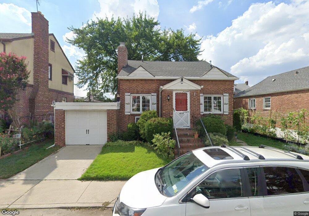 4218 Auburndale Ln, Flushing, NY 11358 - photo 1