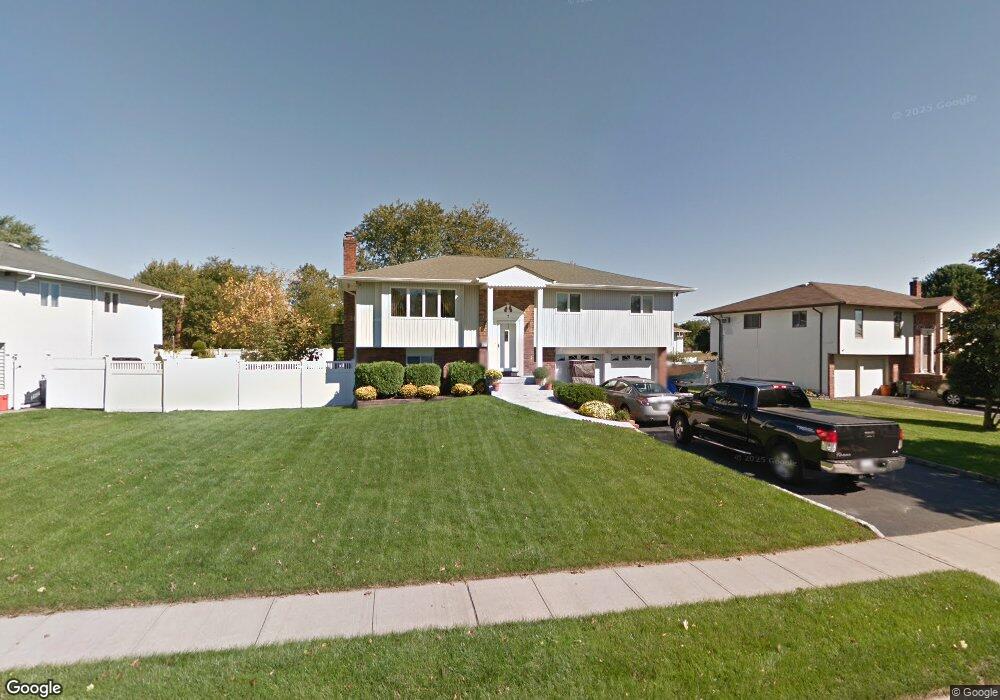 7 Silo Rd, ComMacK, NY 11725 - photo 1