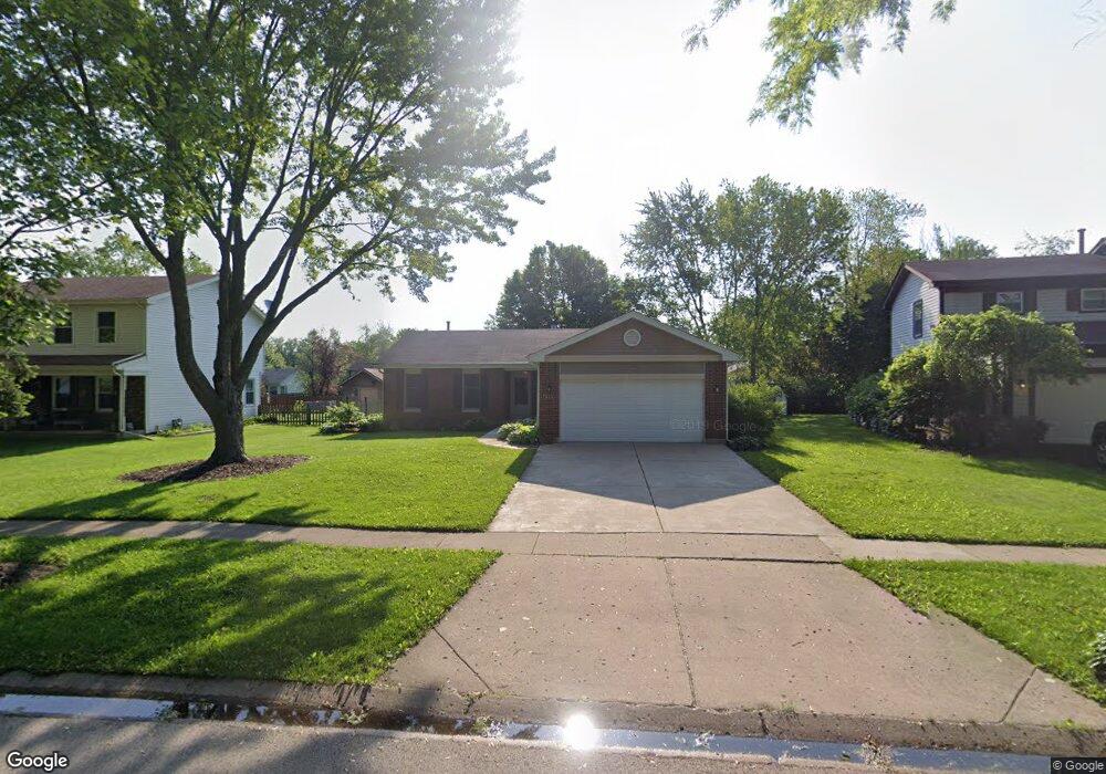 1010 Fox Run Ln, Algonquin, IL 60102 - photo 1