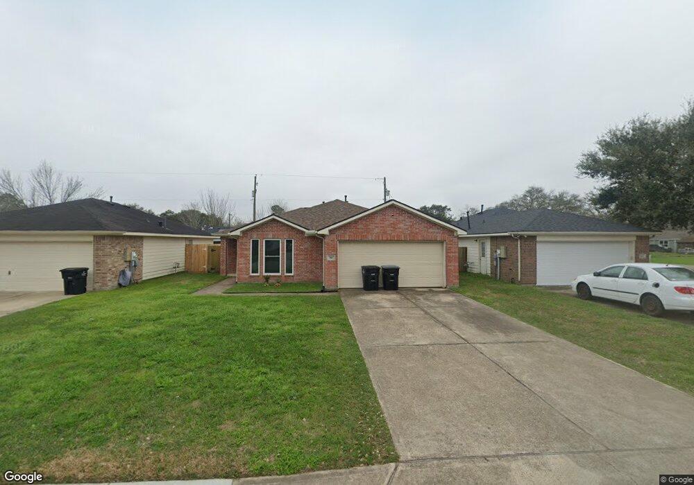 510 E House St, Alvin, TX 77511 - photo 1