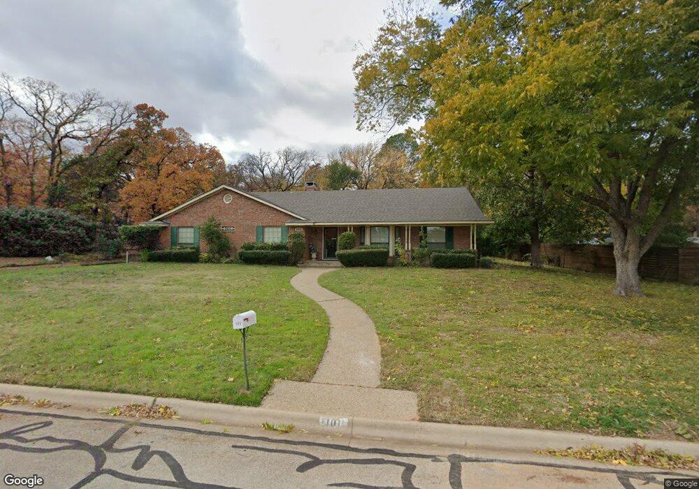 101 Hollyhill Ln, Denton, TX 76205 - photo 1