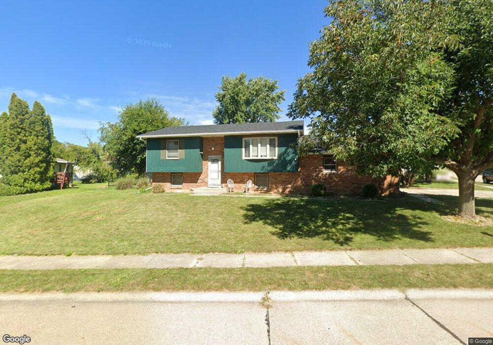 4660 Hitching Post Ct, Davenport, IA 52806 - photo 1