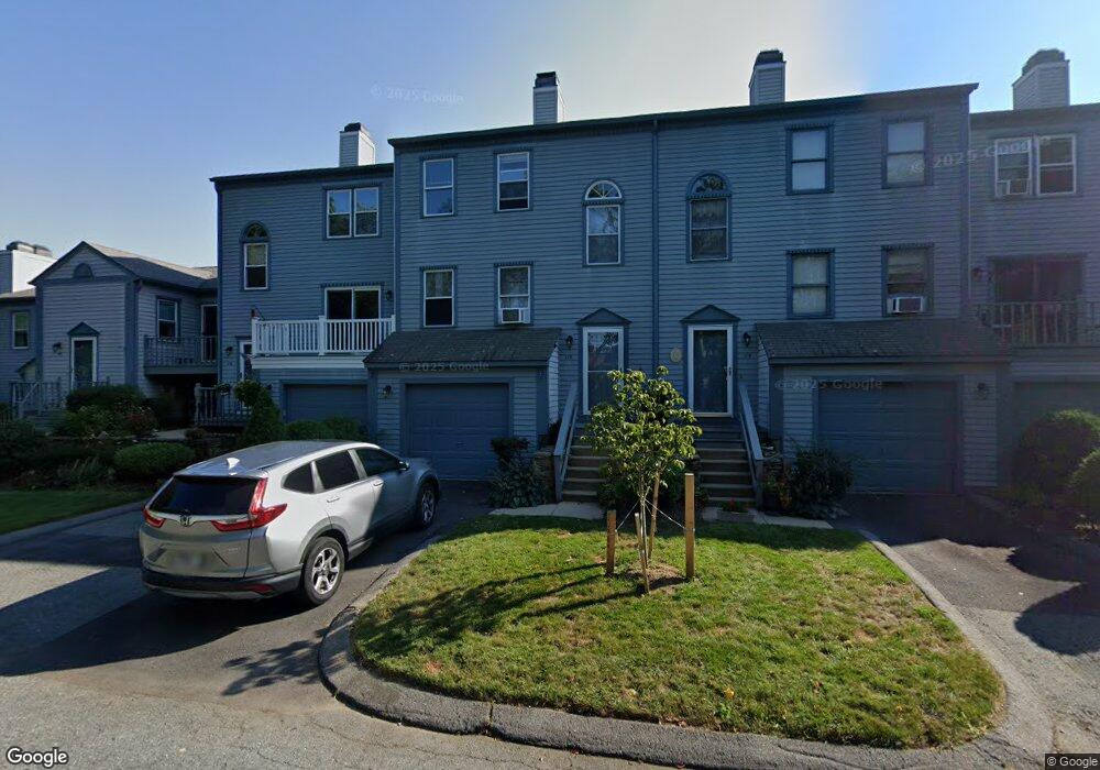 115 Willow Glen Cir unit 115, Warwick, RI 02889 - photo 1