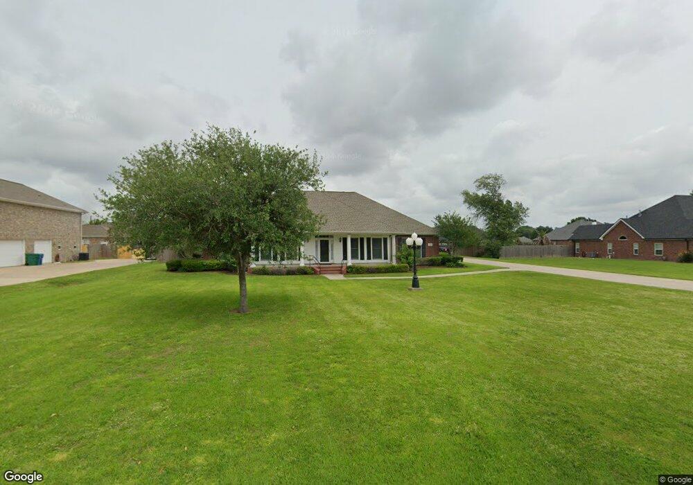 1686 S Crestview Dr, Lake Charles, LA 70605 - photo 1