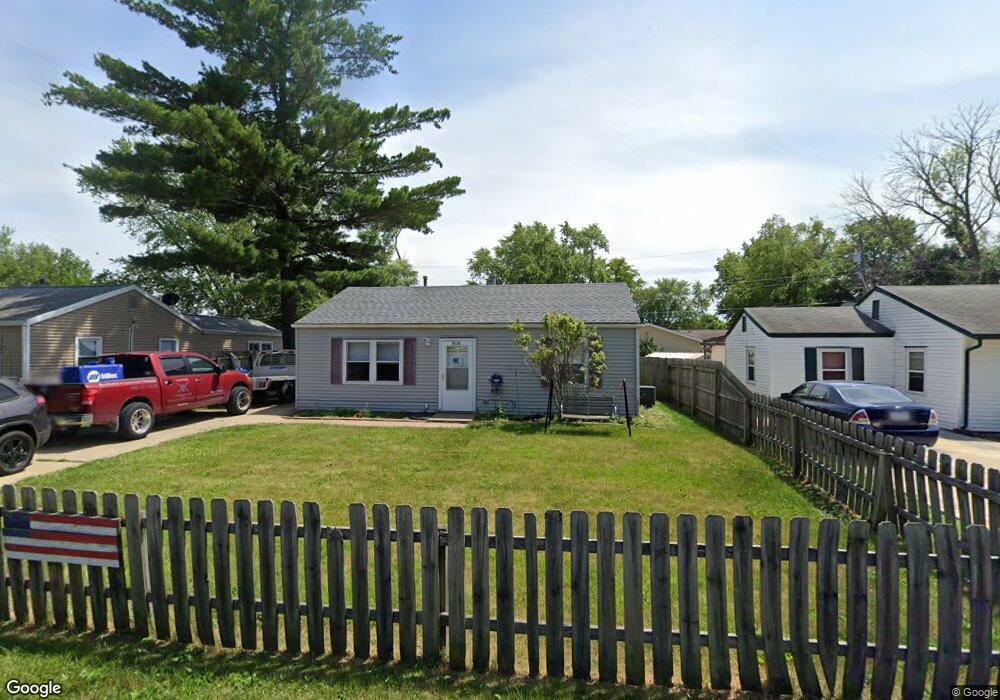 2011 W 70th St, Davenport, IA 52806 - photo 1