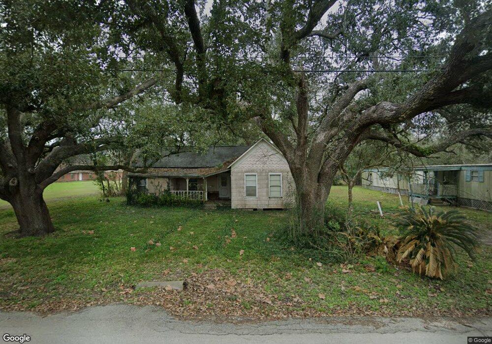 303 N Johnson St unit 305, Alvin, TX 77511 - photo 1