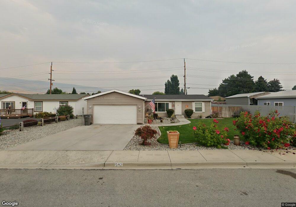542 Newport Plaza, East Wenatchee, WA 98802 - photo 1