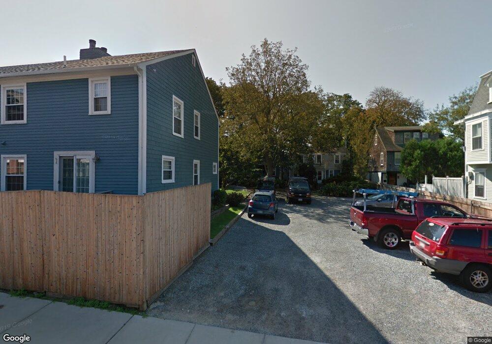 4 Osborne Ct unit 2, Newport, RI 02840 - photo 1