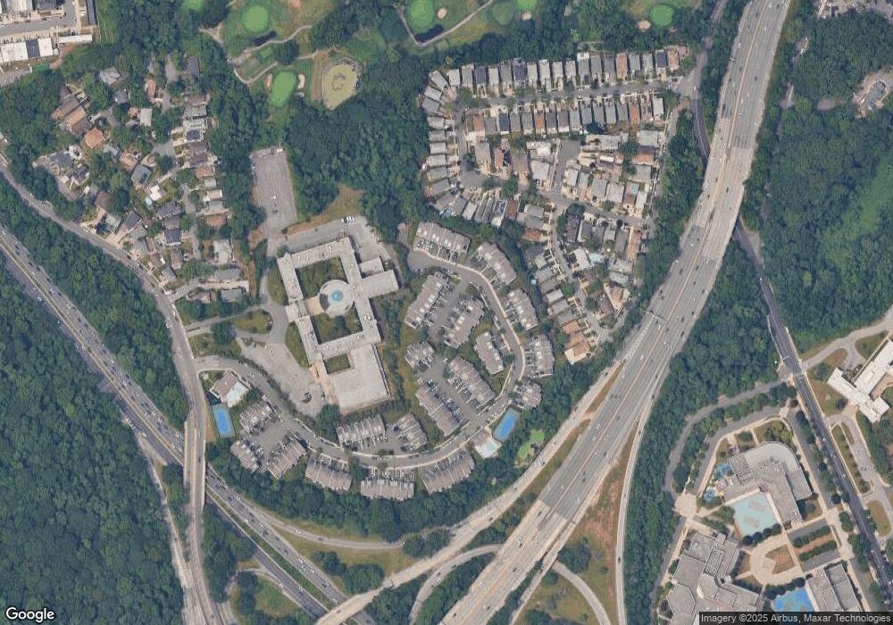 24143B Oak Park Dr unit 47B, Douglaston, NY 11362 - photo 1