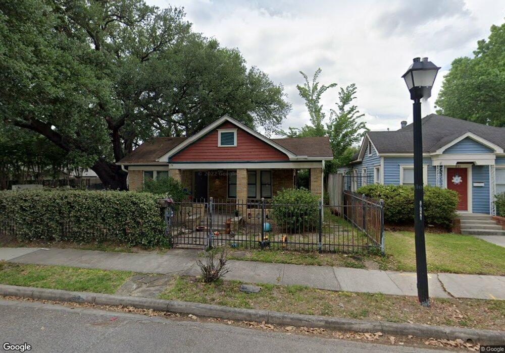 935 Fugate St, Houston, TX 77009 - photo 1