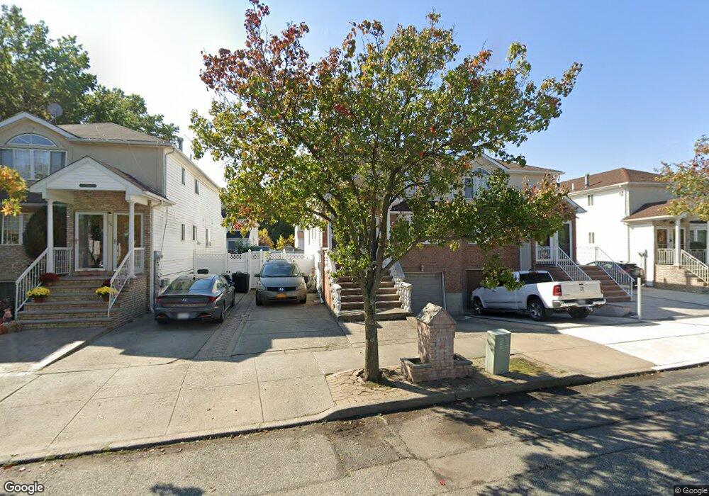 54 Hemlock St, Staten Island, NY 10309 - photo 1