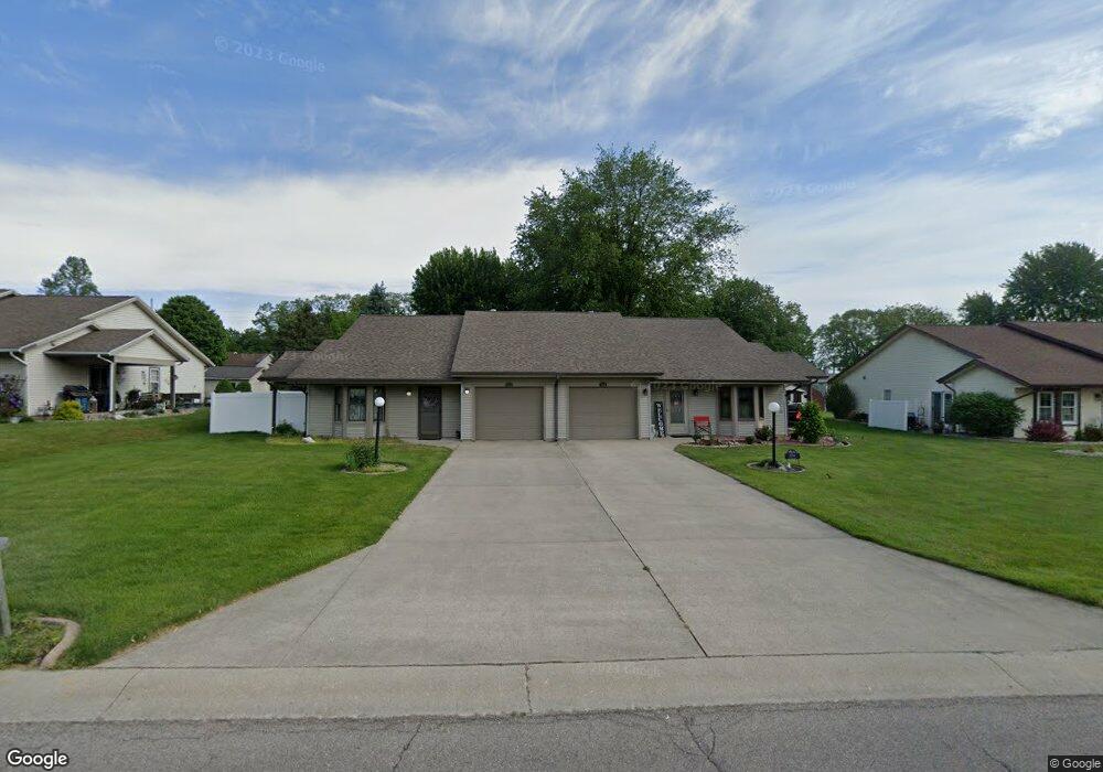 554 Maple Ln, Nappanee, IN 46550 - photo 1