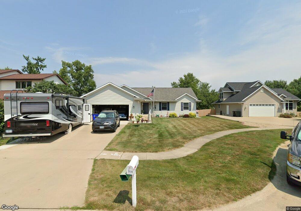 2520 Shawn Ct NW, Cedar Rapids, IA 52405 - photo 1