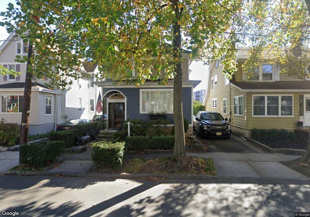 27 Edgewood Rd, Bloomfield, NJ 07003 - photo 1