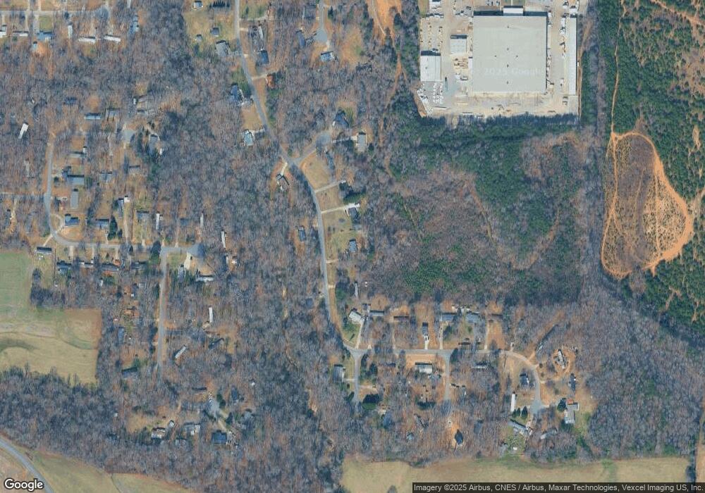 211 Big Forest Dr, Statesville, NC 28677 - photo 1