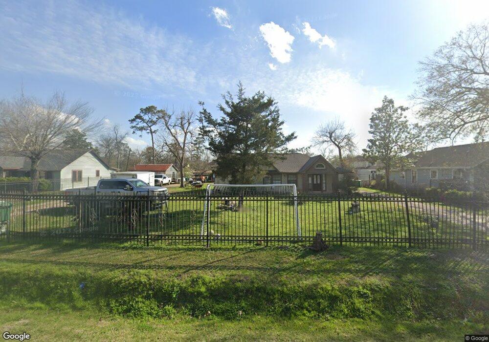 710 Yorkshire St, Houston, TX 77022 - photo 1