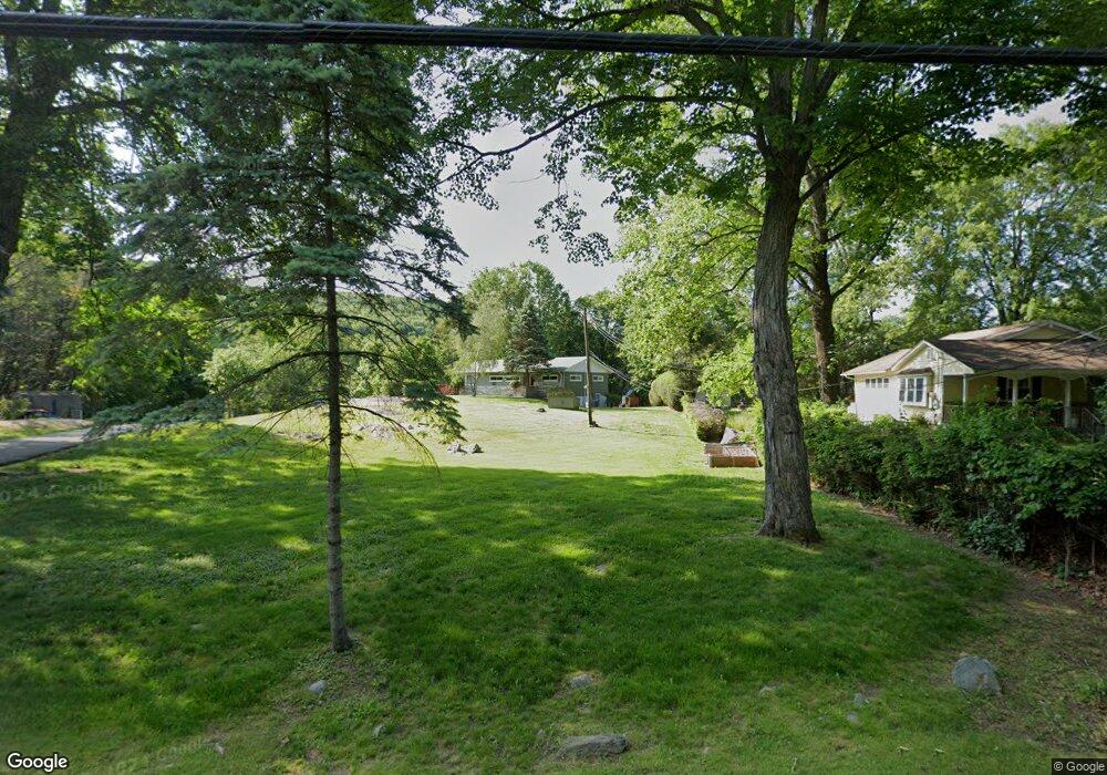 408 Oscawana Lake Rd, Putnam Valley, NY 10579 - photo 1