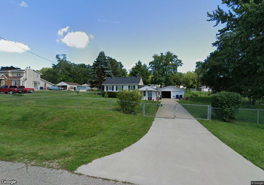 716 Cummins Rd, Des Moines, IA 50315 - photo 1