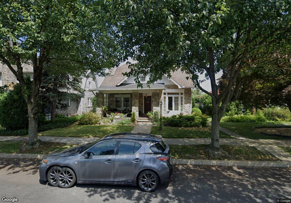 2435 W Union St unit 2439, Allentown, PA 18104 - photo 1