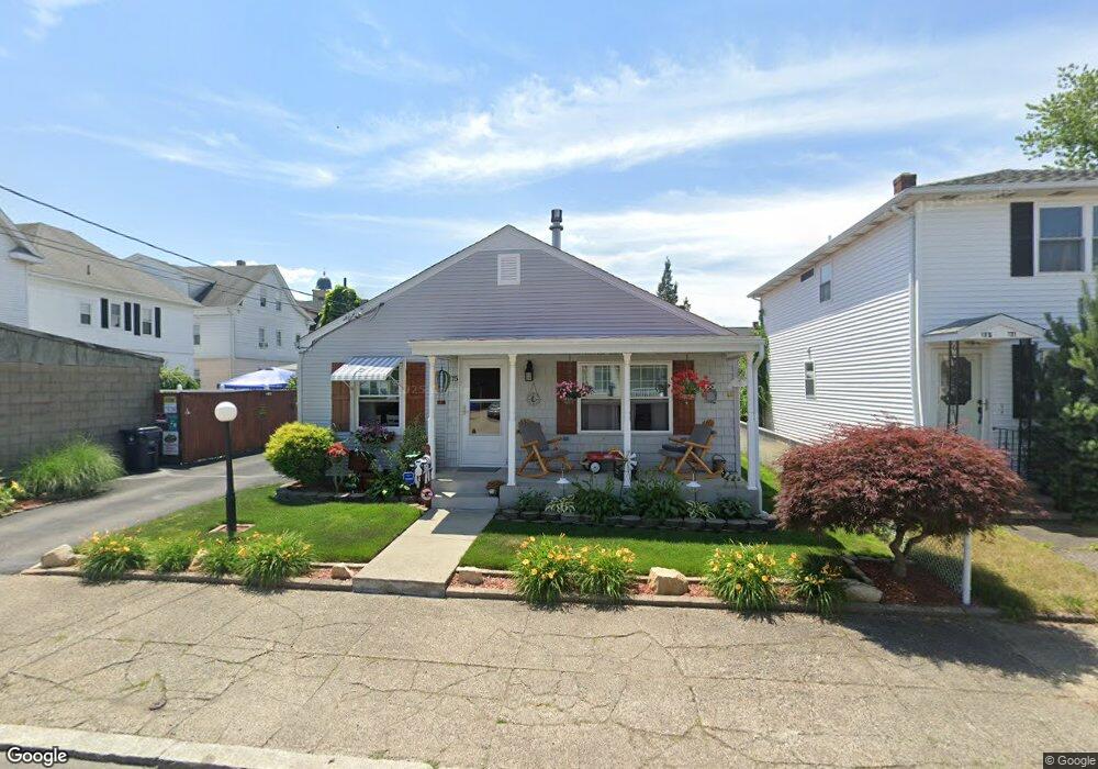 175 Chaplin St, Pawtucket, RI 02861 - photo 1