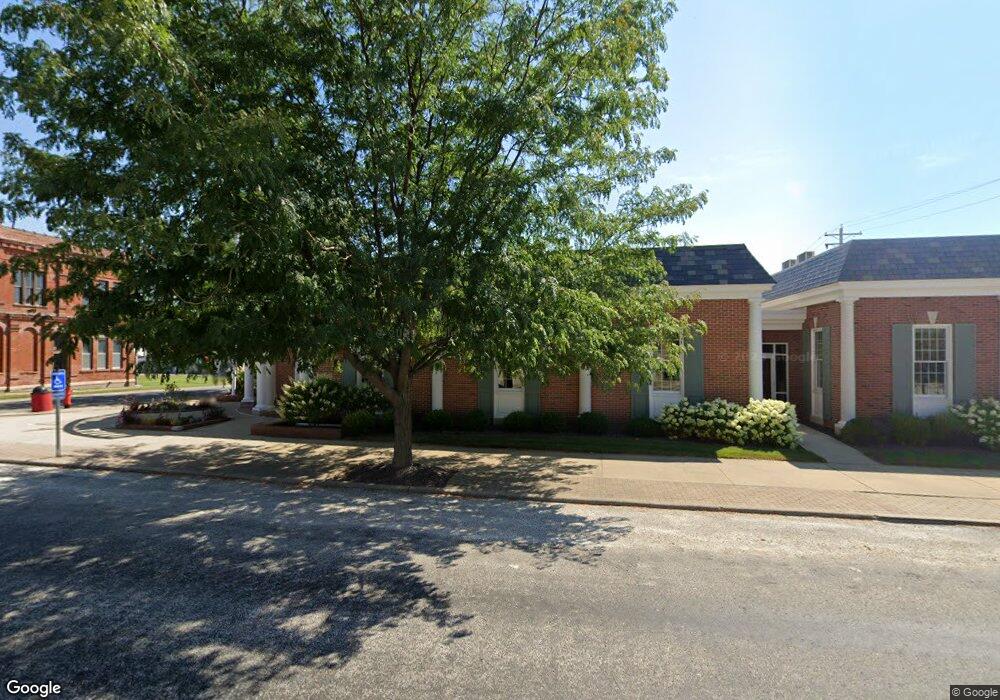 122 W Beardstown St, Virginia, IL 62691 - photo 1