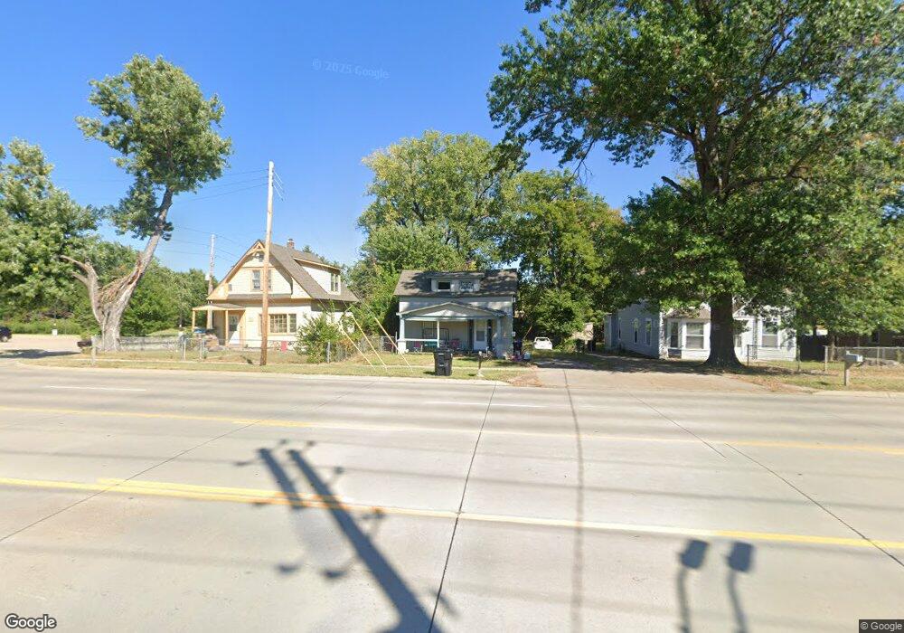 204 SW MacVicar Ave, Topeka, KS 66606 - photo 1