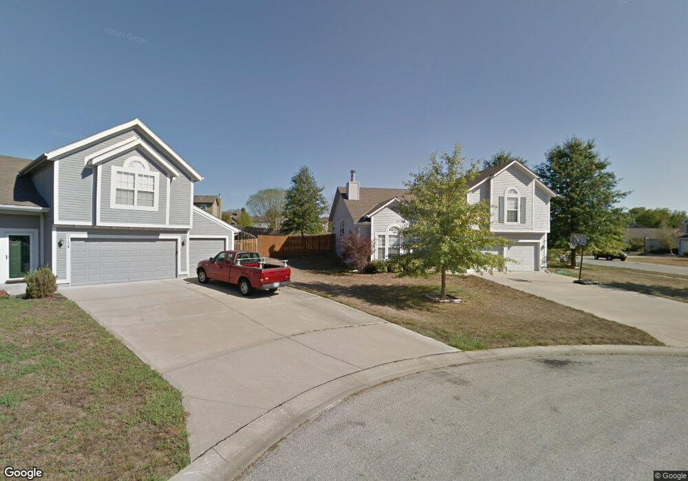 5150 Lakecrest Dr, Shawnee, KS 66218 - photo 1