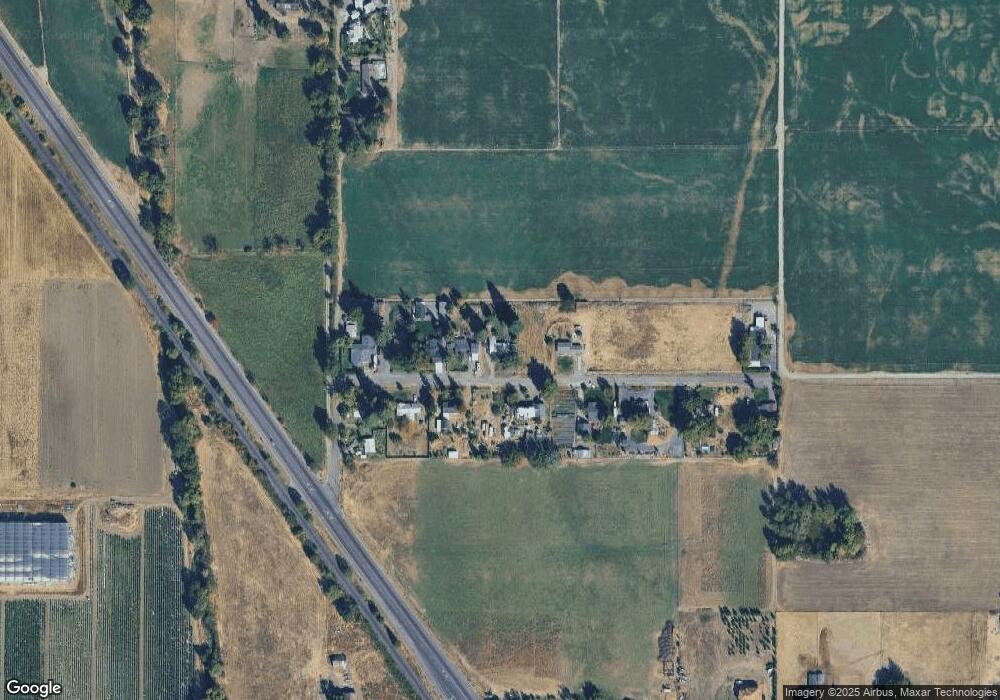 2426 Lark Ln, Central Point, OR 97502 - photo 1