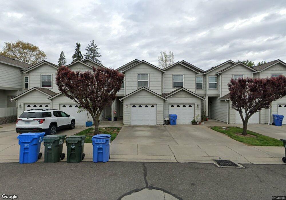 1174 SW Lafayette Dr, Grants Pass, OR 97527 - photo 1