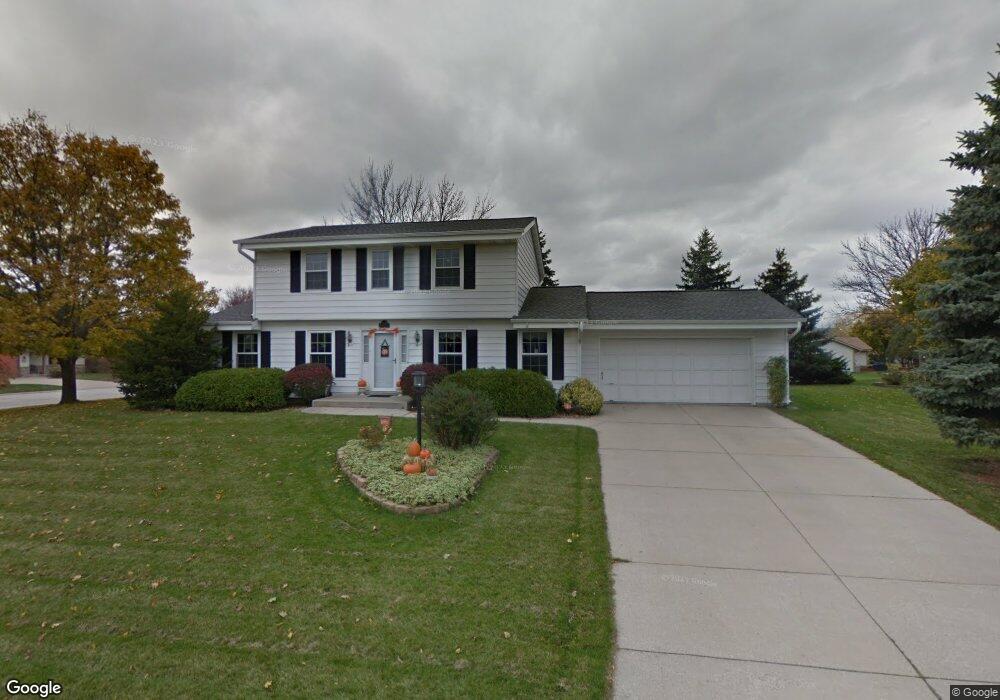 W162N10463 Auburn Ln, Germantown, WI 53022 - photo 1