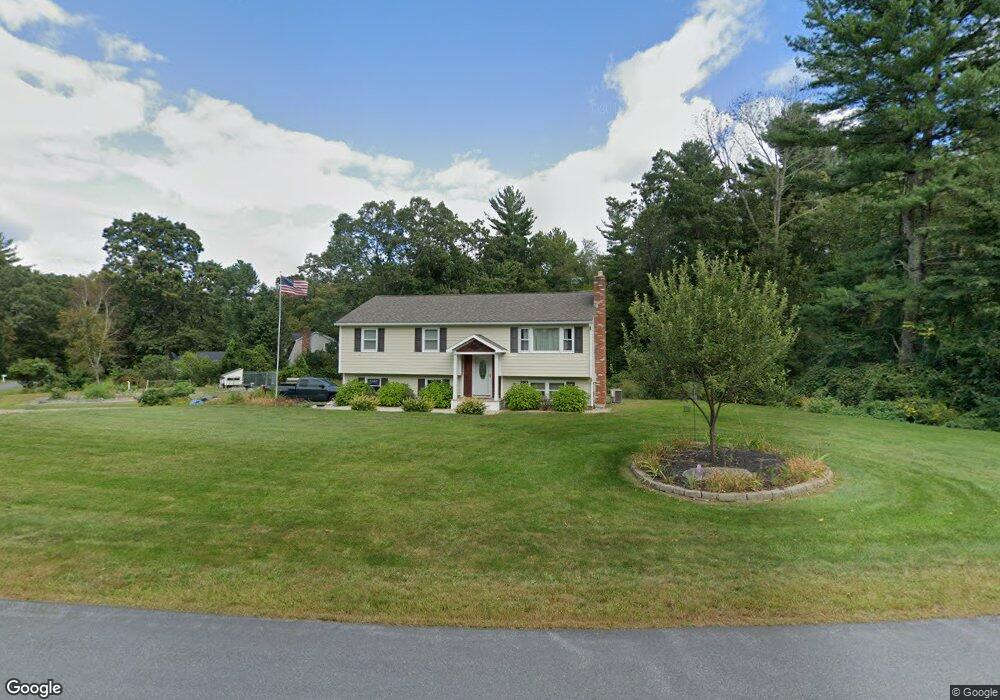 39 Blueberry Cir, Pelham, NH 03076 - photo 1