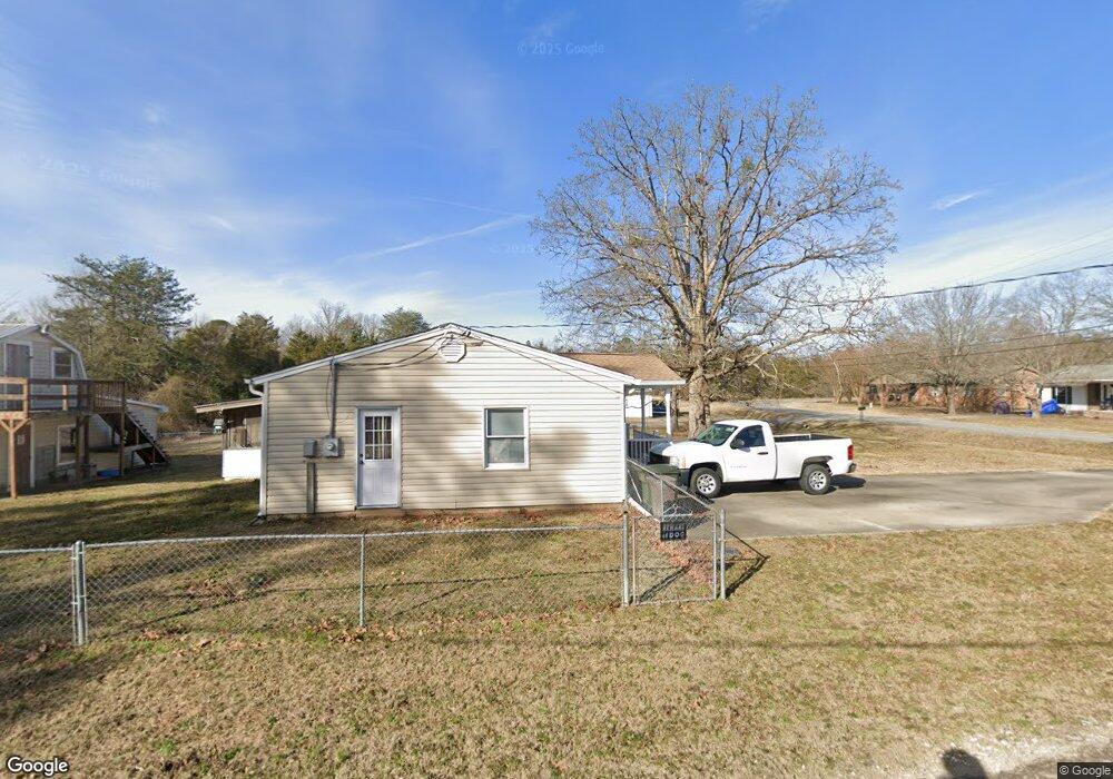 810 Matthews St, Clover, SC 29710 - photo 1