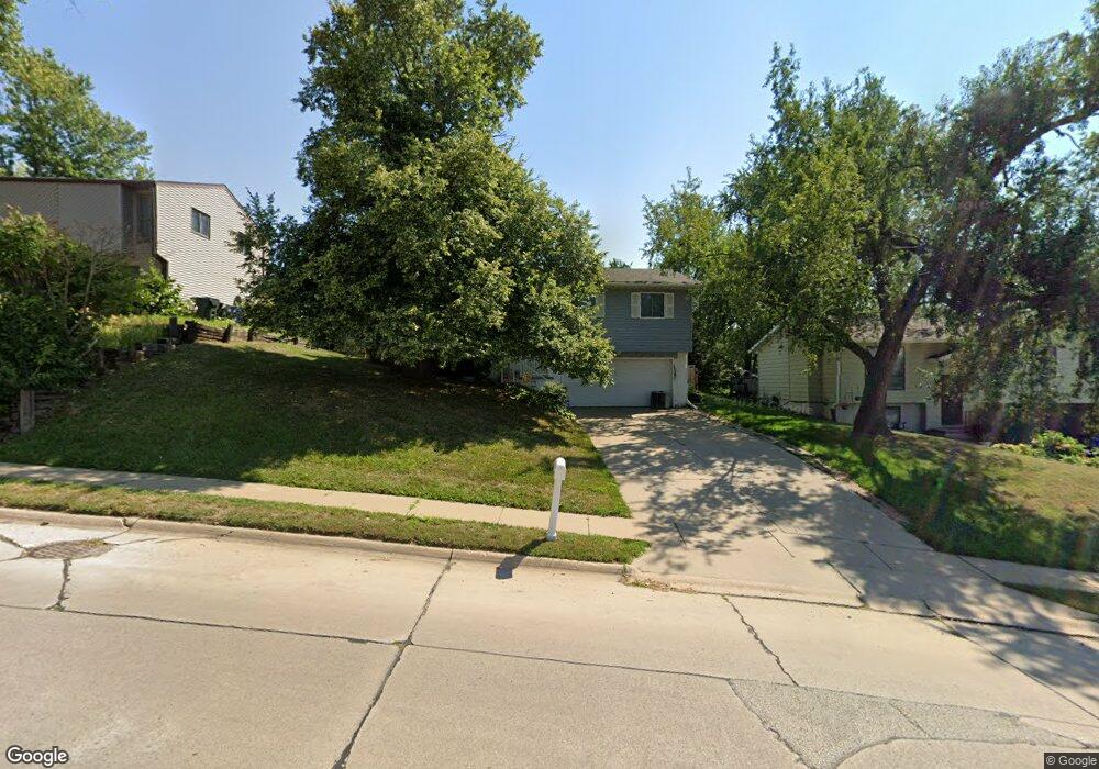 341 Wiley Blvd NW, Cedar Rapids, IA 52405 - photo 1