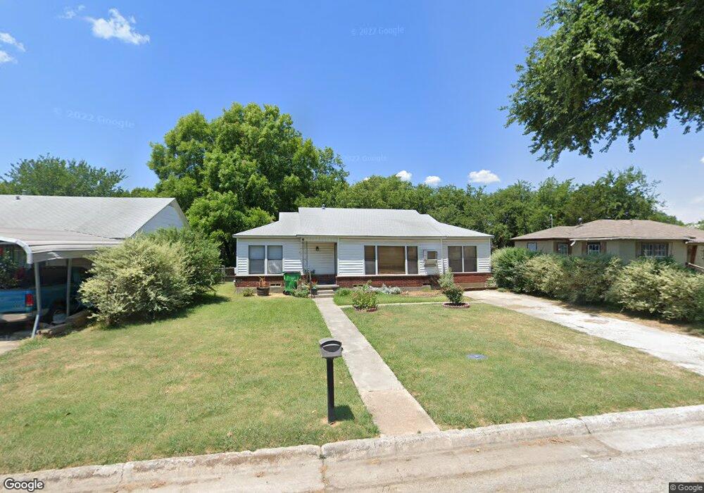 1205 N Morris St, Gainesville, TX 76240 - photo 1