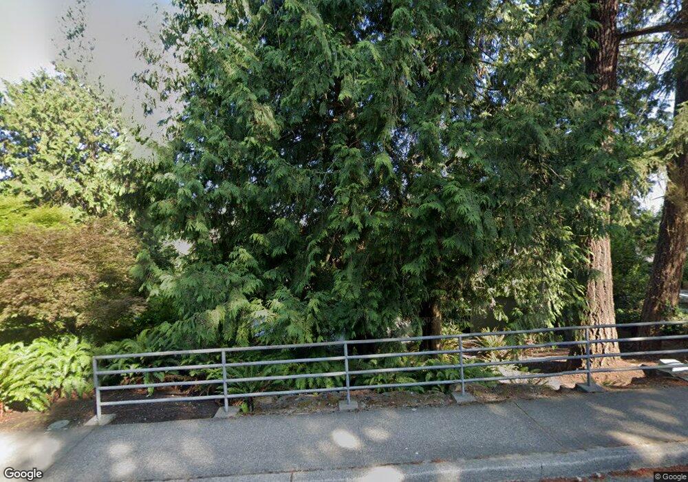 8900 Points Dr NE, Yarrow Point, WA 98004 - photo 1