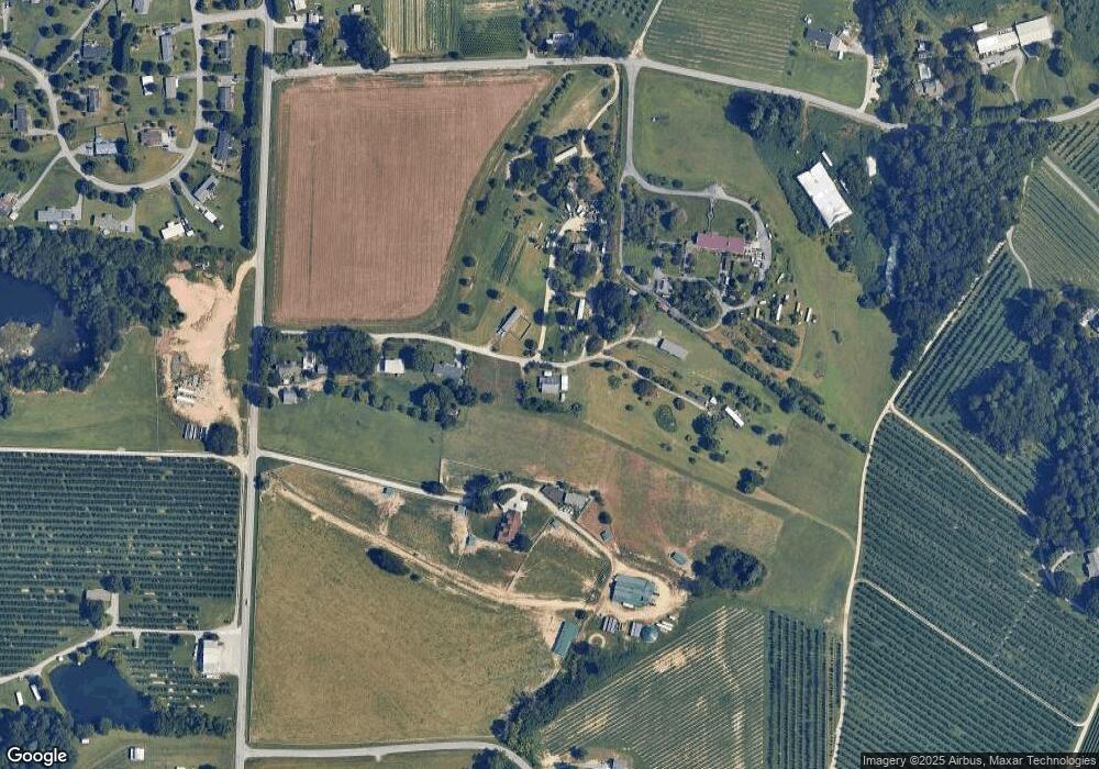 164 Kings View Dr, Flat Rock, NC 28731 - photo 1