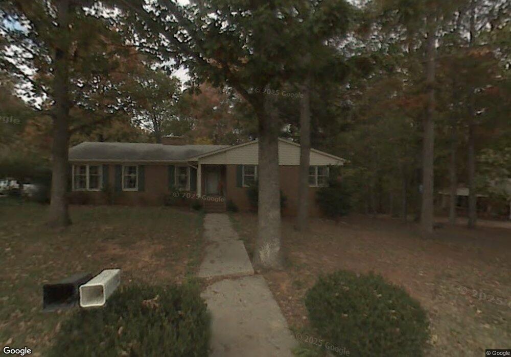 569 Manor Cir, Asheboro, NC 27205 - photo 1