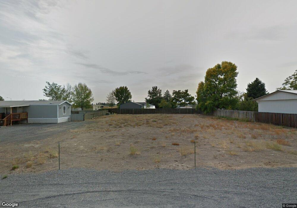 8673 Charles Rd NE unit B, Moses Lake, WA 98837 - photo 1