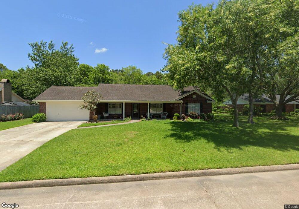 308 Colonial Dr, Friendswood, TX 77546 - photo 1