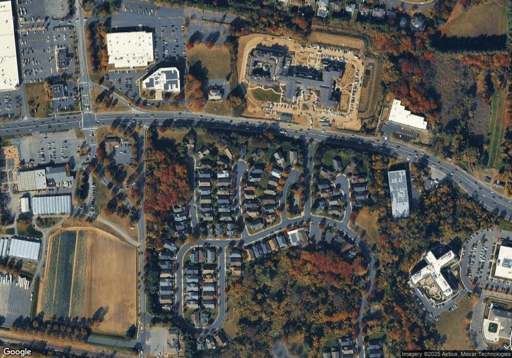 14 Hyacinth Ct, Holmdel, NJ 07733 - photo 1