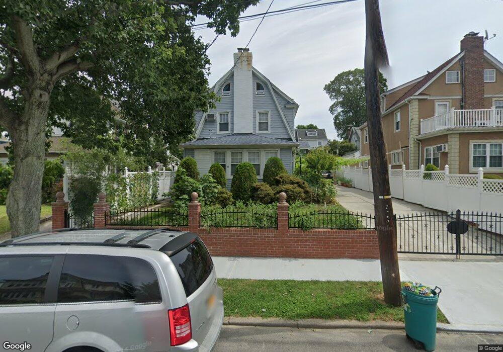 3315 166th St, Flushing, NY 11358 - photo 1