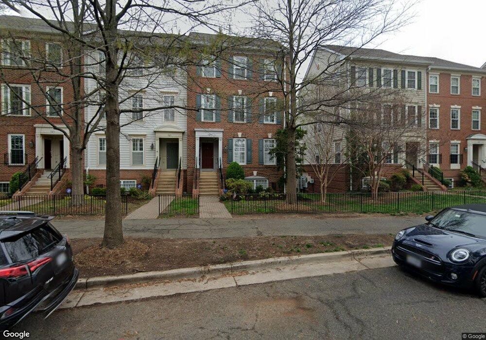 725 Massey Ln unit 103, Alexandria, VA 22314 - photo 1