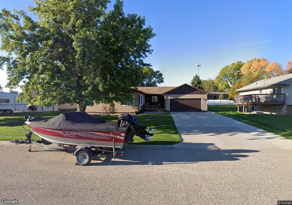 211 15th St SW, Jamestown, ND 58401 - photo 1