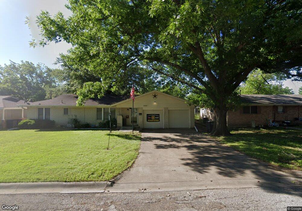 711 Euclid St, Cleburne, TX 76033 - photo 1