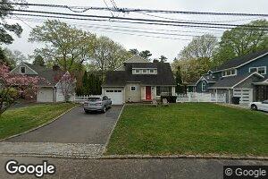 15 Bayside Ave, Port Washington, NY 11050