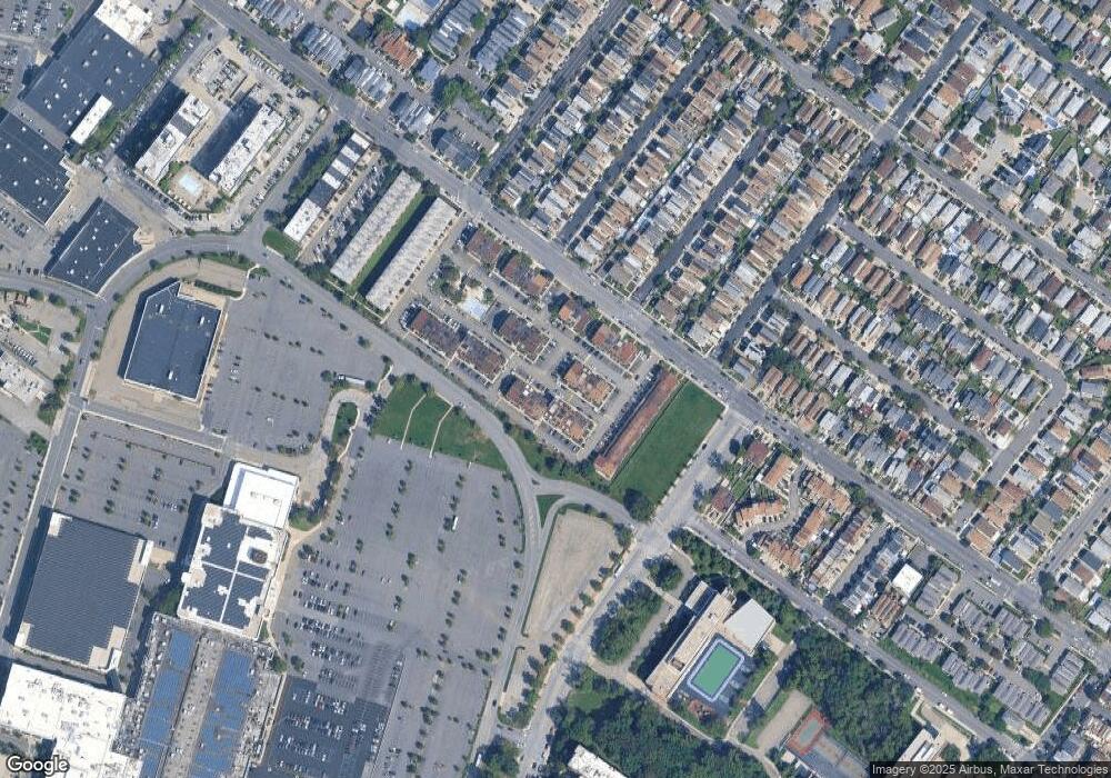 23 Daffodil Ln unit A, Staten Island, NY 10314 - photo 1