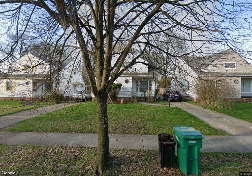 17812 Dalewood Ave, Maple Heights, OH 44137 - photo 1