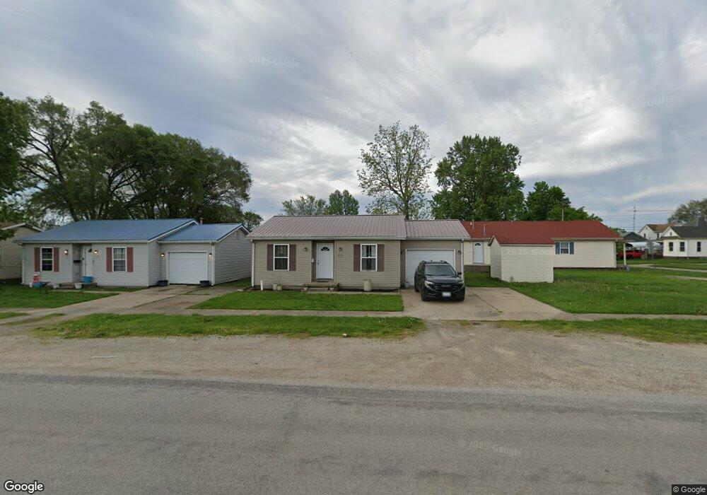 917 Richmond Ave, Mattoon, IL 61938 - photo 1